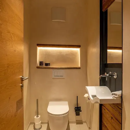 Stunning Contemporary Austrian Chalet Superb Views Pressbaum