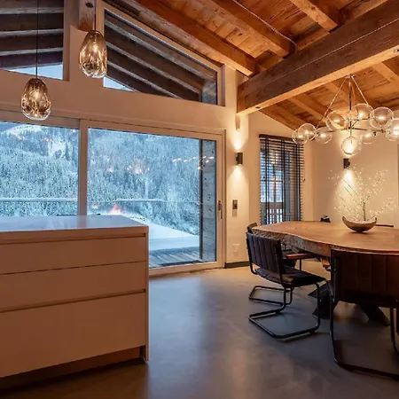 Stunning Contemporary Austrian Chalet Superb Views Apartment *