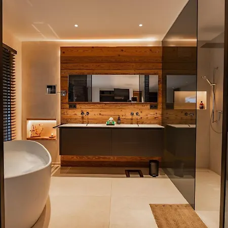Stunning Contemporary Austrian Chalet Superb Views Apartment
