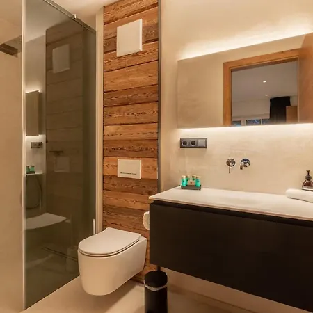 Stunning Contemporary Austrian Chalet Superb Views Apartment *